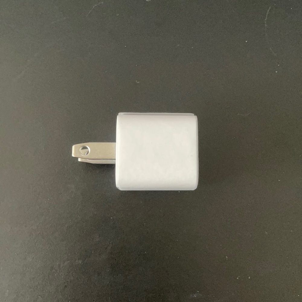 Apple 5W USB adapter